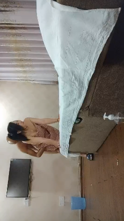 【嘎子哥探索发现】，泡良达人，风骚人妻，白嫩大奶饥渴难耐，一顿啪啪内射，害怕流床上还要捂着